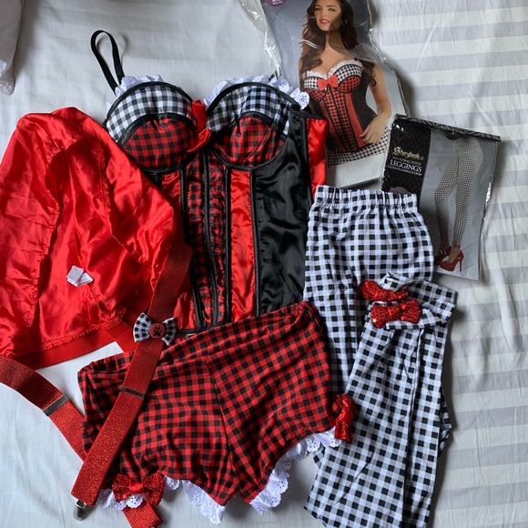 5 piece Red Riding Hood Costume - Picture 2 of 8